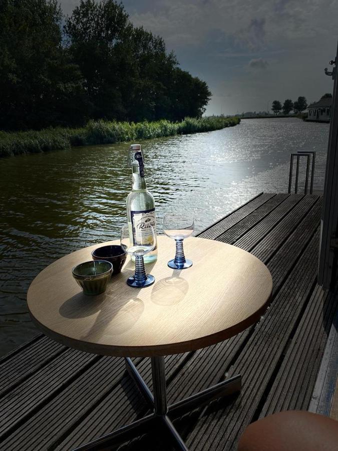 Bb De Woonboot Apartment Anna Paulowna Екстериор снимка