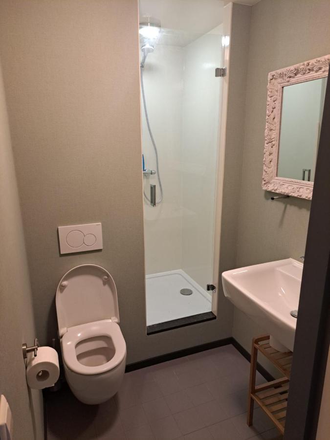 Bb De Woonboot Apartment Anna Paulowna Екстериор снимка
